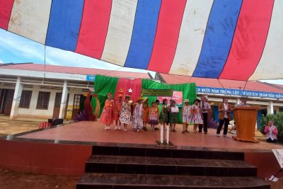 Trường Tiểu Học Nguyễn Bá Ngọc trình diễn thời trang từ “rác tái chế”